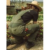 Salopette de jardin Verna olive pour femmes Growers & Co.